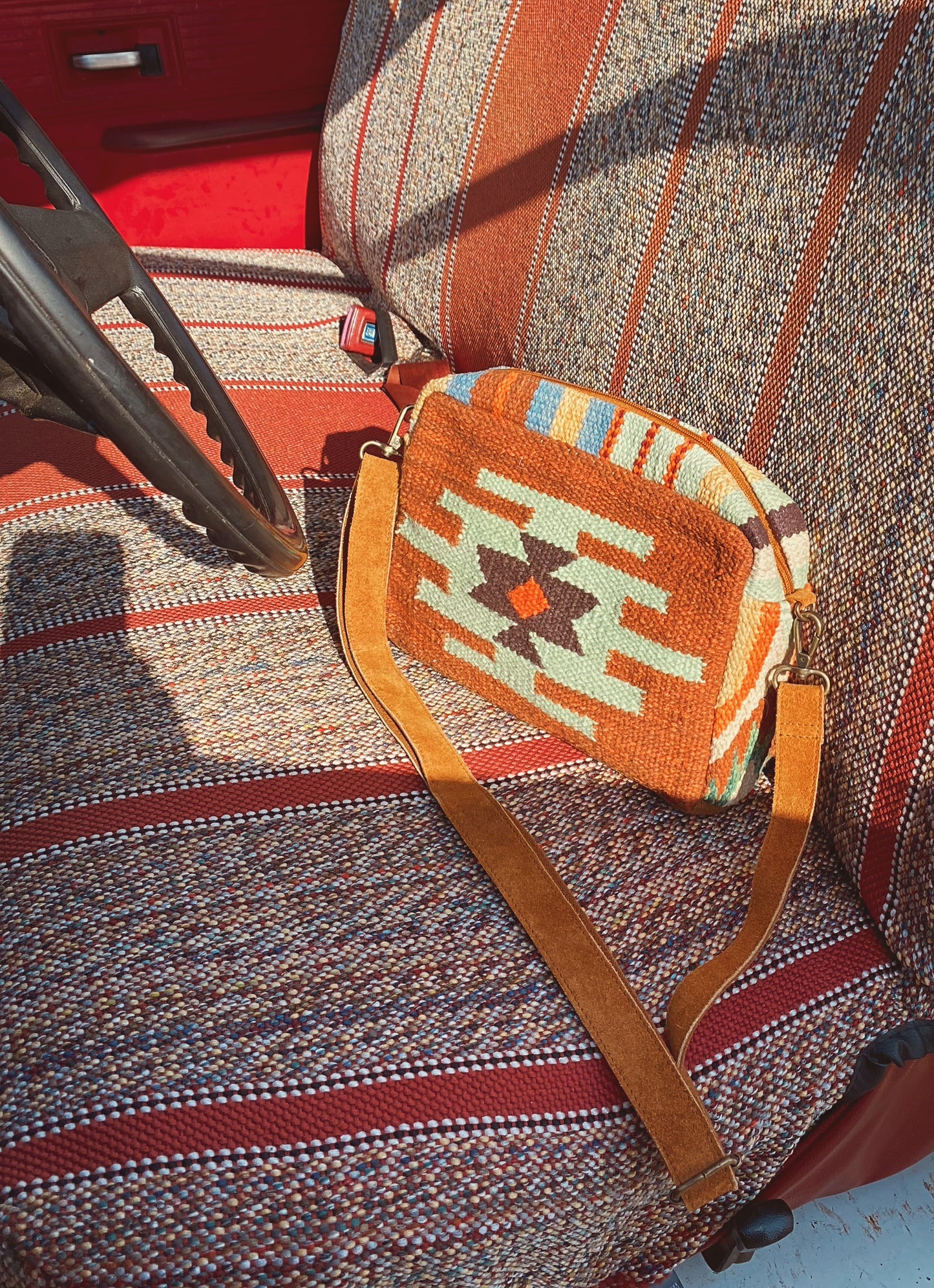 Summer Aztec Handbag B600