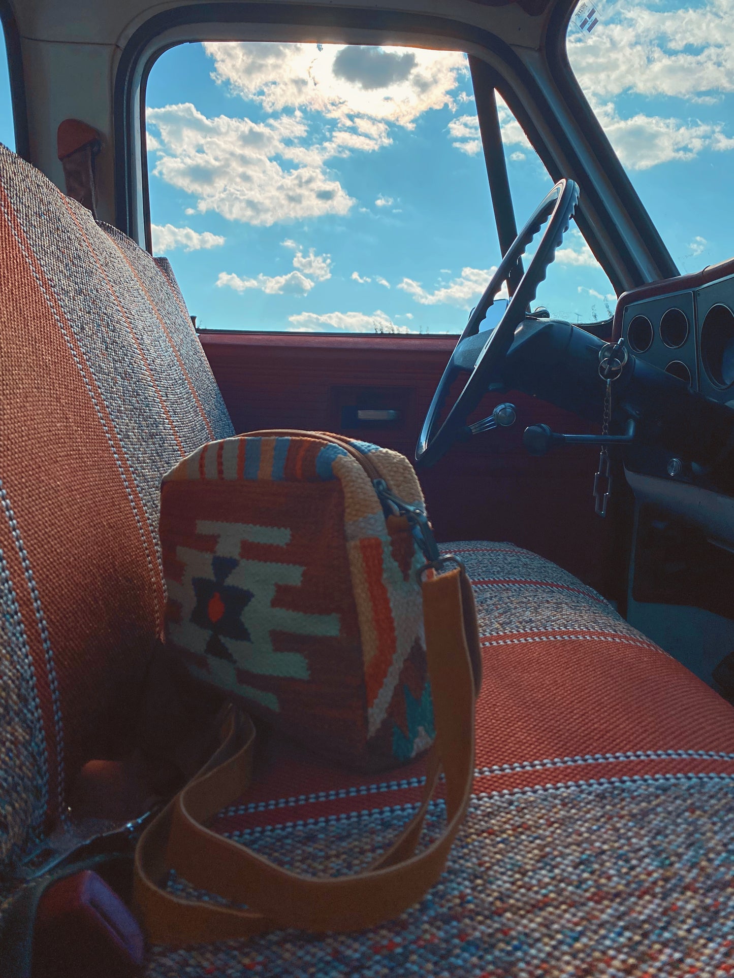 Summer Aztec Handbag B600